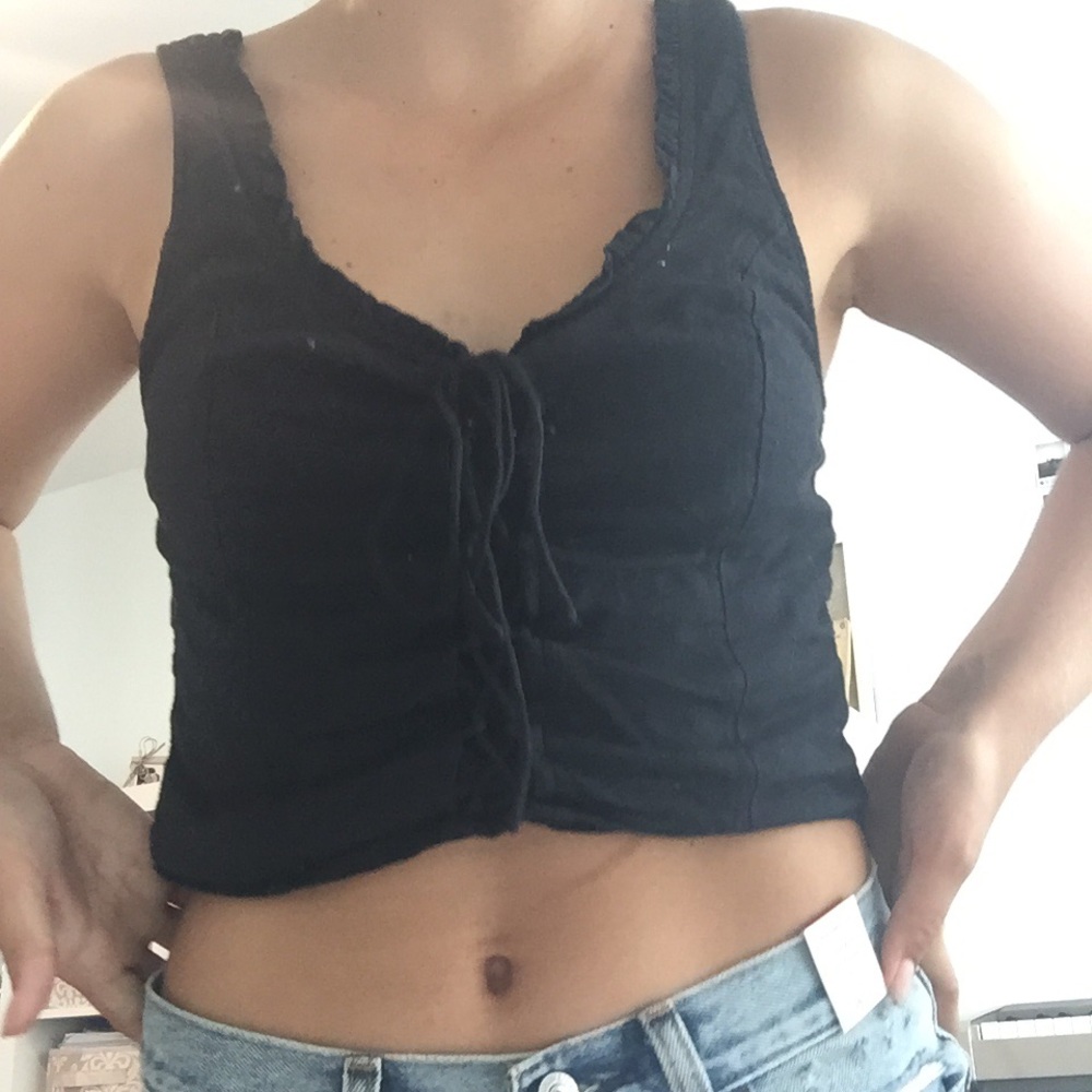 Trendy adjustable tie front crop top Abercrombie
